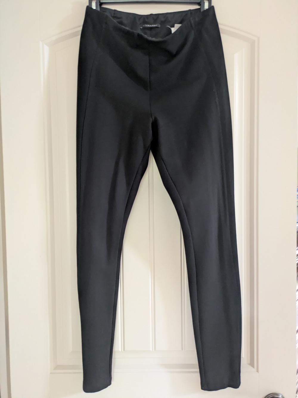 Tahari Black Straight Leg Pants Like New